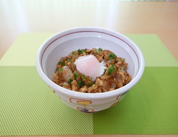 韓国風玉ねぎの親子丼